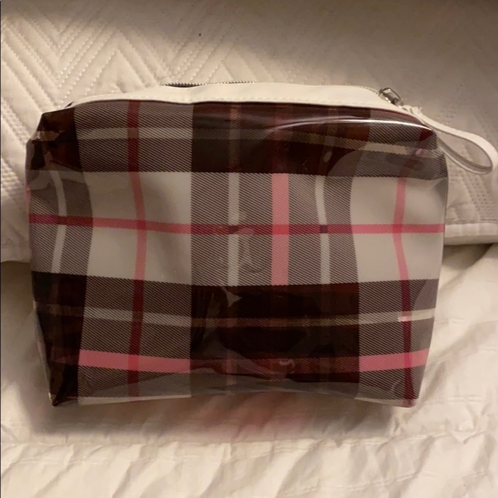 Plaid makeup bag 🌸3 for $15